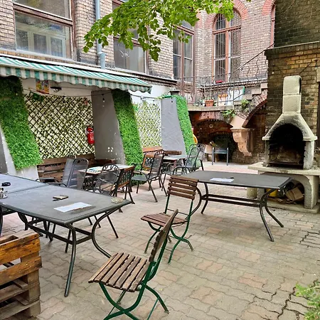 Vandrerhjem Urbannest Private *