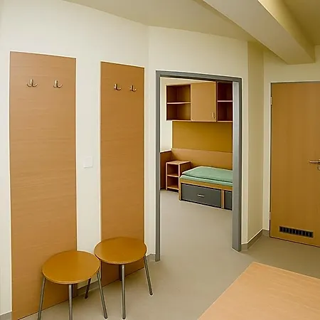 Urbannest Private Hostel *