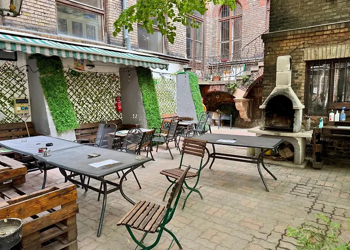 Хостел Urbannest Private *